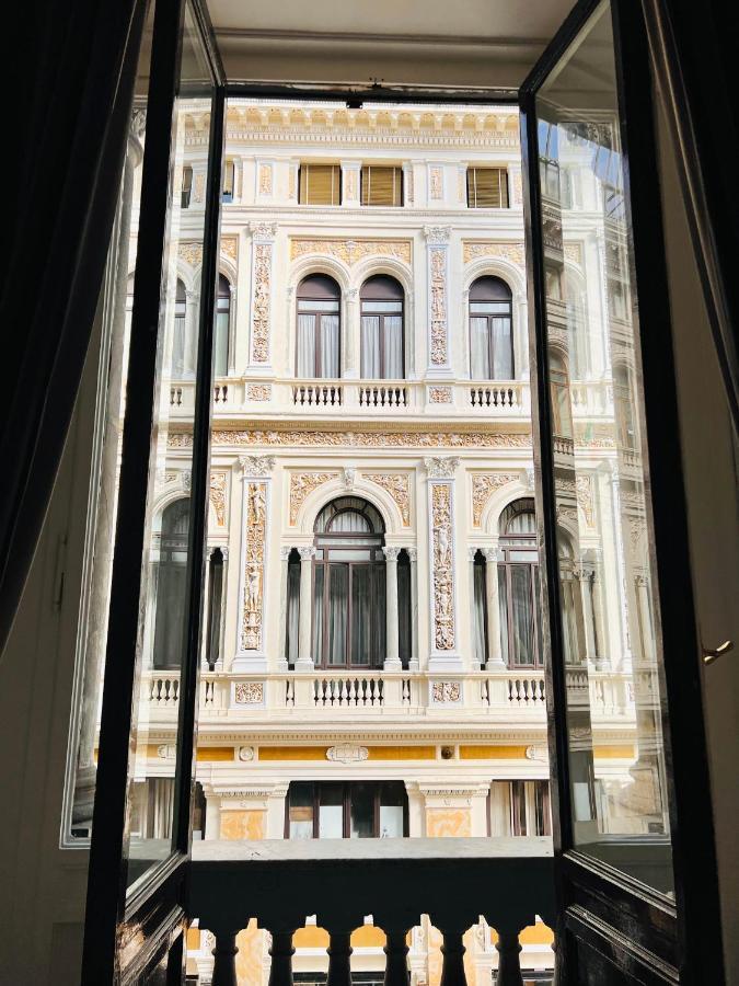 Umberto Rooms Napoli Exterior photo